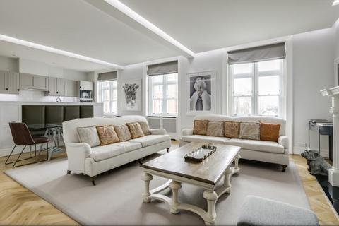 3 bedroom flat to rent, North Audley Street, London