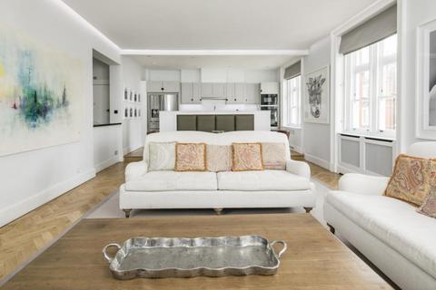 3 bedroom flat to rent, North Audley Street, London