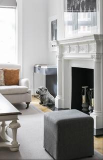 3 bedroom flat to rent, North Audley Street, London