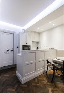 1 bedroom apartment to rent, North Audley Street, London