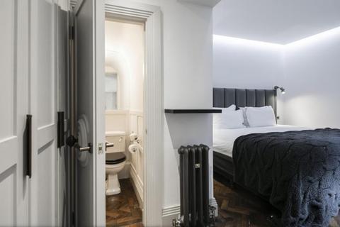 1 bedroom apartment to rent, North Audley Street, London
