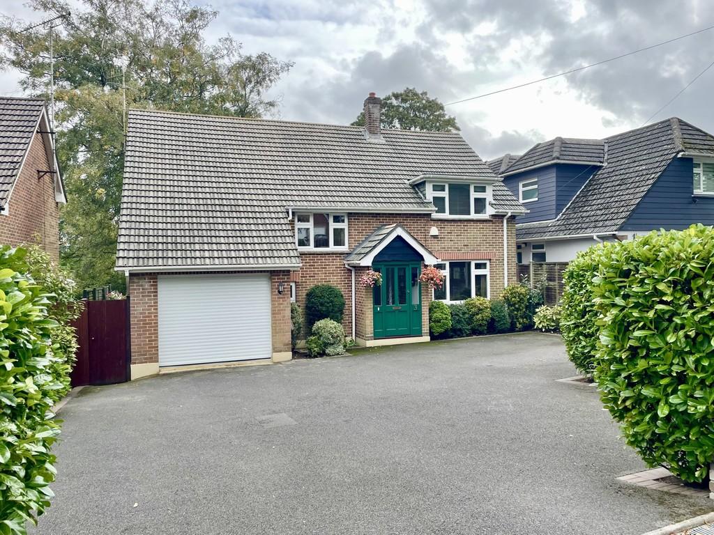 Cotton Close, Broadstone 4 bed detached house for sale £650,000
