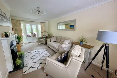 3 Cotton Close, Broadstone, BH18 9AJ