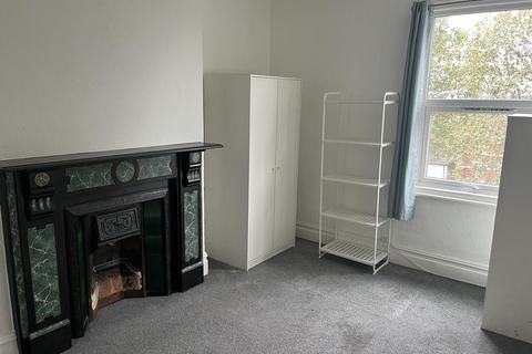 2 bedroom flat to rent - Chamberlayne Road, London NW10