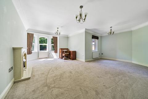 2 bedroom flat for sale, Bentcliffe Grove, Moortown, Leeds, LS17