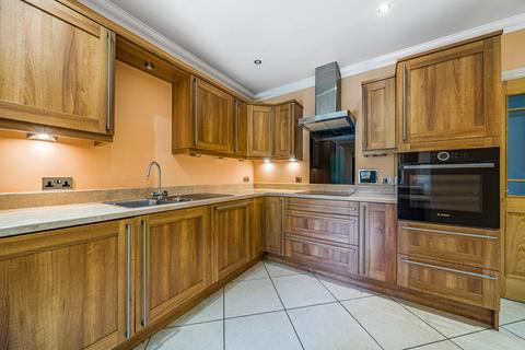Apartment 2, 1 Bentcliffe Grove, Leeds, LS17 6QQ
