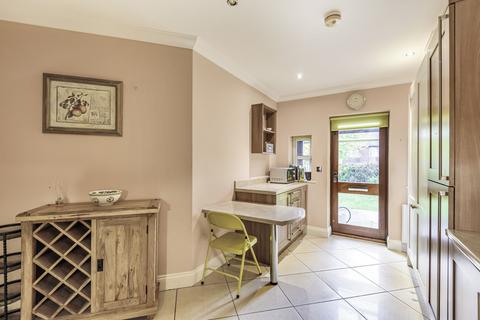 Apartment 2, 1 Bentcliffe Grove, Leeds, LS17 6QQ