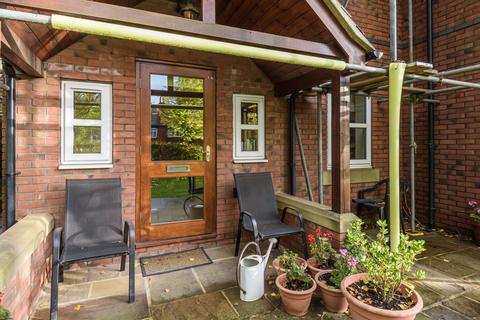 Apartment 2, 1 Bentcliffe Grove, Leeds, LS17 6QQ