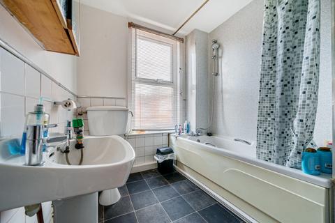 12 Thornville Grove, Leeds, LS6 1JU