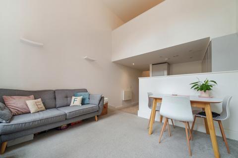 1 bedroom flat for sale, Victoria Gardens, Hyde Park, Leeds, LS6