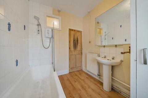 16 Haddon Place, Leeds, LS4 2JU