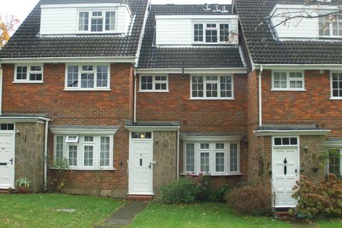 2 bedroom flat to rent, Fairlawns, Langley Road, Watford