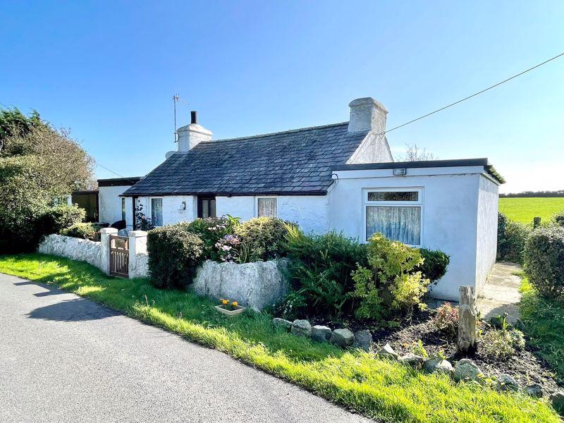 Capel Gwyn, Bryngwran 2 bed detached house £260,000