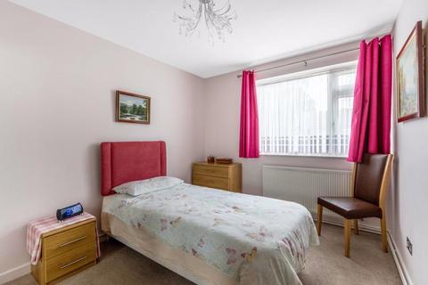 21 Lyminge Close, Sidcup, DA14 6RE