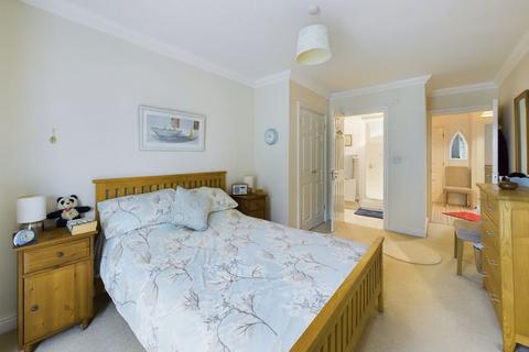 19 Coldstream Road, Caterham, CR3 5ZA