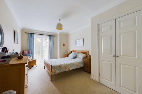 19 Coldstream Road, Caterham, CR3 5ZA