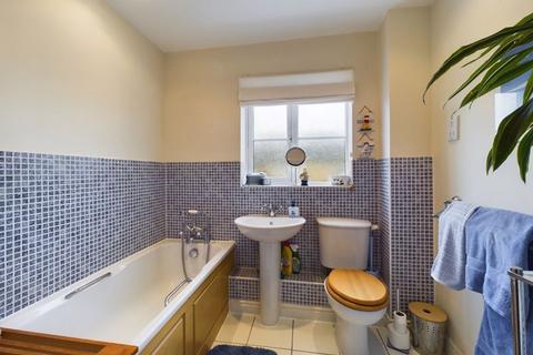 19 Coldstream Road, Caterham, CR3 5ZA