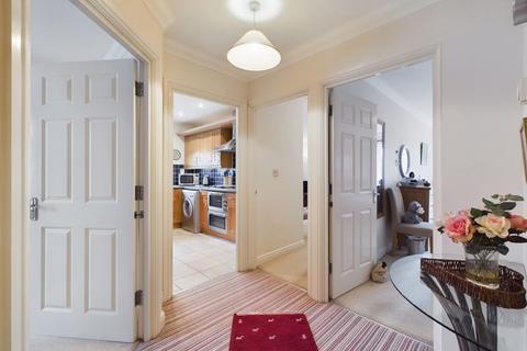 19 Coldstream Road, Caterham, CR3 5ZA
