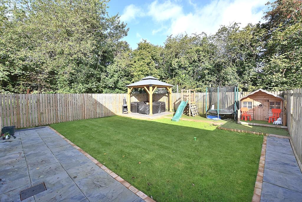 St. Cuthberts Close, Catterick Garrison 4 bed detached house for sale