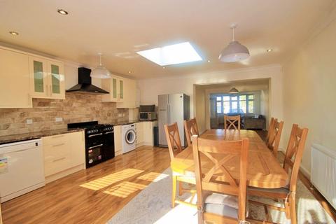 54 Daryngton Drive, Greenford, UB6 8BL