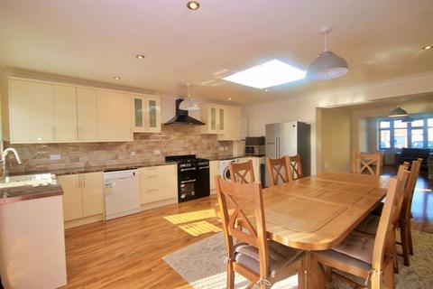 54 Daryngton Drive, Greenford, UB6 8BL