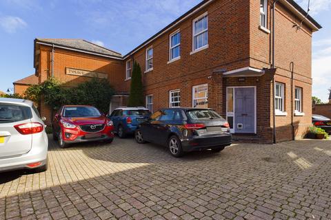 undefined, Kirbys Lane, Canterbury