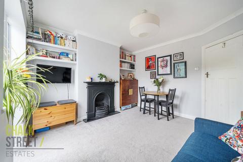 2a Maywin Drive, Hornchurch, RM11 3ST