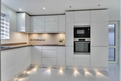 142 Arundel Road, Walton, Peterborough, PE4 6JQ