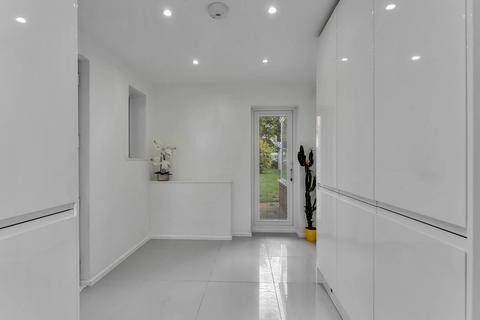 142 Arundel Road, Walton, Peterborough, PE4 6JQ
