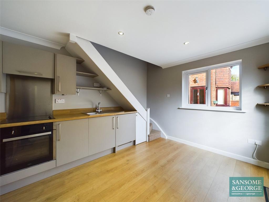 Phoenix Court, Kingsclere, Newbury... 1 bed terraced house to rent £