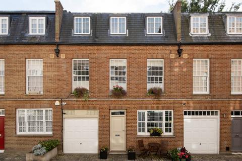 3 bedroom mews for sale, Frederick Close, Hyde Park Estate, London, W2