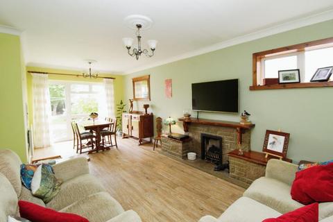 54 Castle Drive, Northborough, Peterborough, PE6 9DL