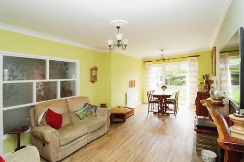 54 Castle Drive, Northborough, Peterborough, PE6 9DL