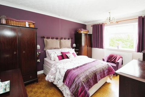 54 Castle Drive, Northborough, Peterborough, PE6 9DL
