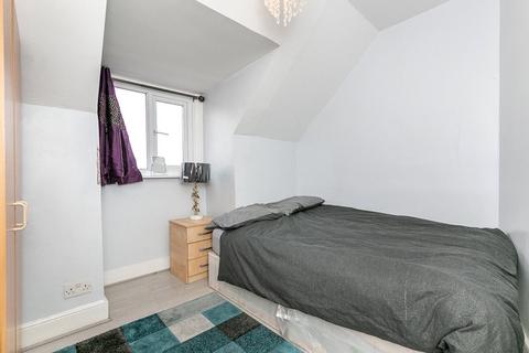 2 bedroom apartment for sale, College Park Close, LONDON, SE13