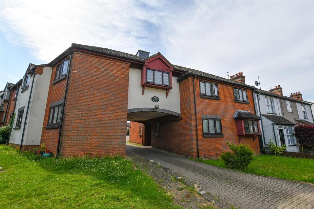 St. Annes Road, London Colney, St. Albans 2 bed flat for sale £280,000
