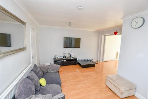 3 bedroom end of terrace house for sale, Floral Drive, London Colney, St. Albans