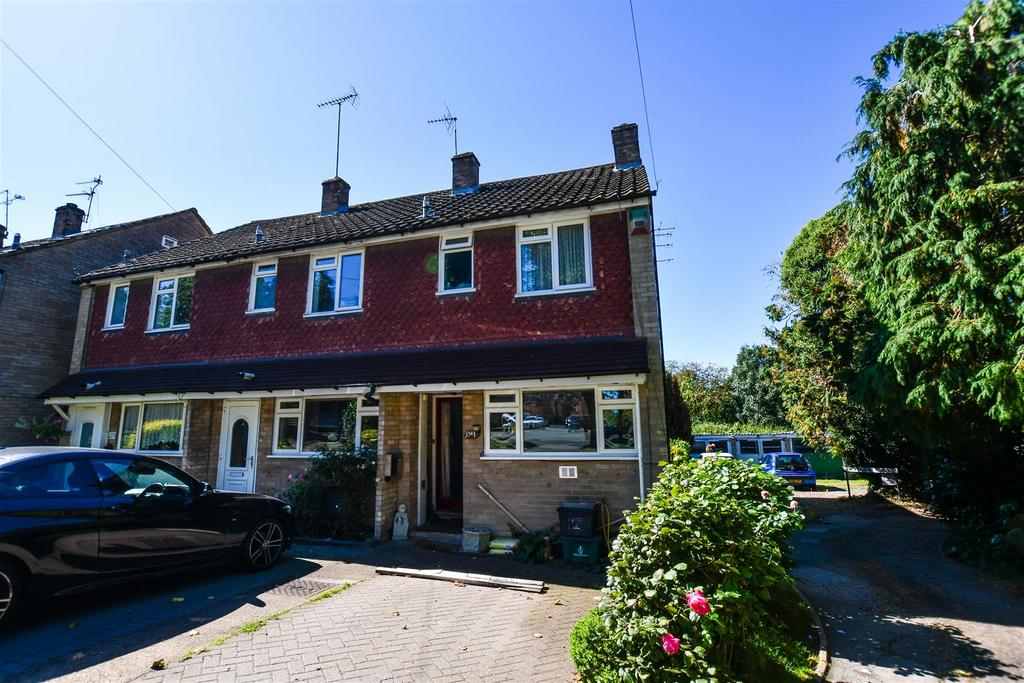 Moorlands, Frogmore, St. Albans 3 bed end of terrace house for sale £