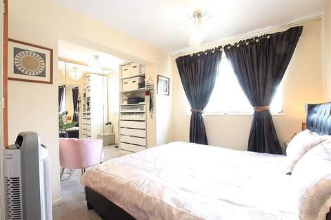 40 Wheatlands, Hounslow, TW5 0SA