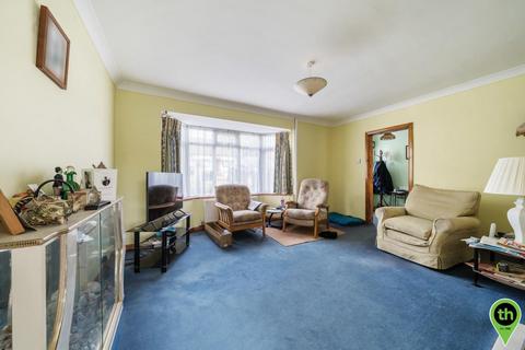 40 Fairmead Crescent, Edgware, HA8 8YQ
