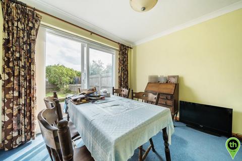 40 Fairmead Crescent, Edgware, HA8 8YQ
