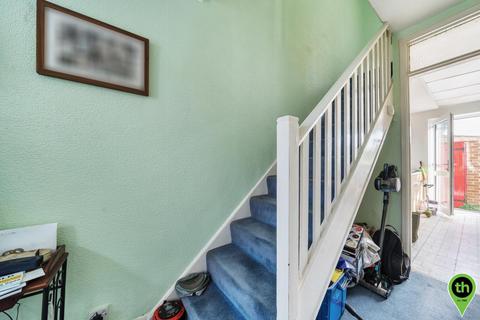 40 Fairmead Crescent, Edgware, HA8 8YQ