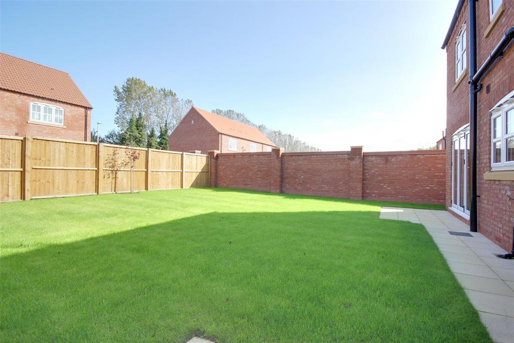Turpin's Chase, Welton 4 bed detached house for sale £374,995