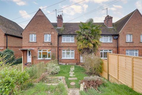 6 The Oval, Findon, Worthing, BN14 0TN