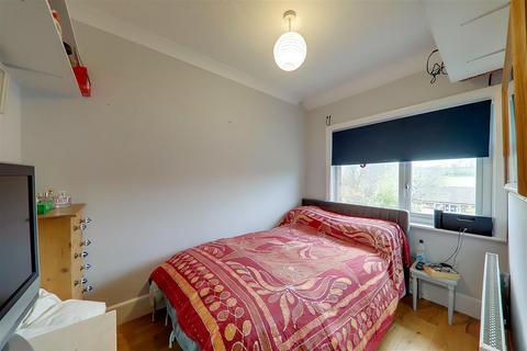 6 The Oval, Findon, Worthing, BN14 0TN