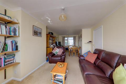 3 bedroom end of terrace house for sale - Roedean Road, Worthing