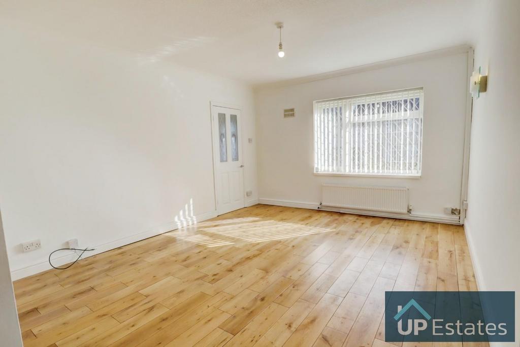 Tennyson Road, Poets Corner, Coventry 3 bed semidetached house for