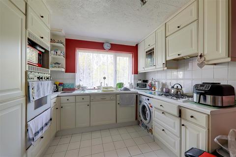3 bedroom detached house for sale - Greenland Road, Worthing