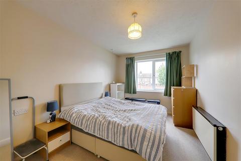 1 bedroom retirement property for sale, Penrith Court, Broadwater Street East, Worthing