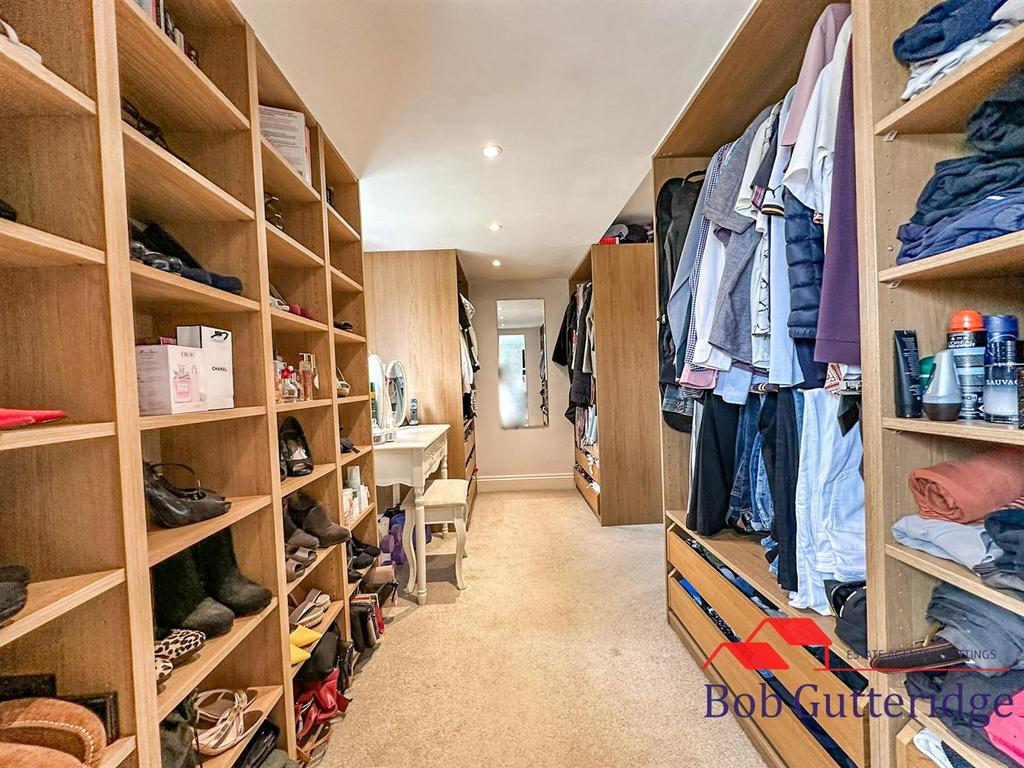 Walk in wardrobe